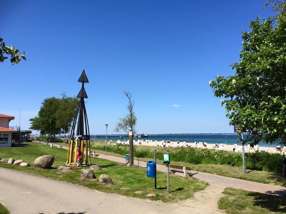 Neue Ferienwohnung Kuestennaehe Mit Terrasse 3Km Zum Strand Osdorf Buitenkant foto